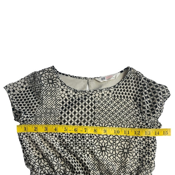 H&M Geometric Print Irregular Hem Short Sleeve Dress Size 8 - Picture 7 of 13